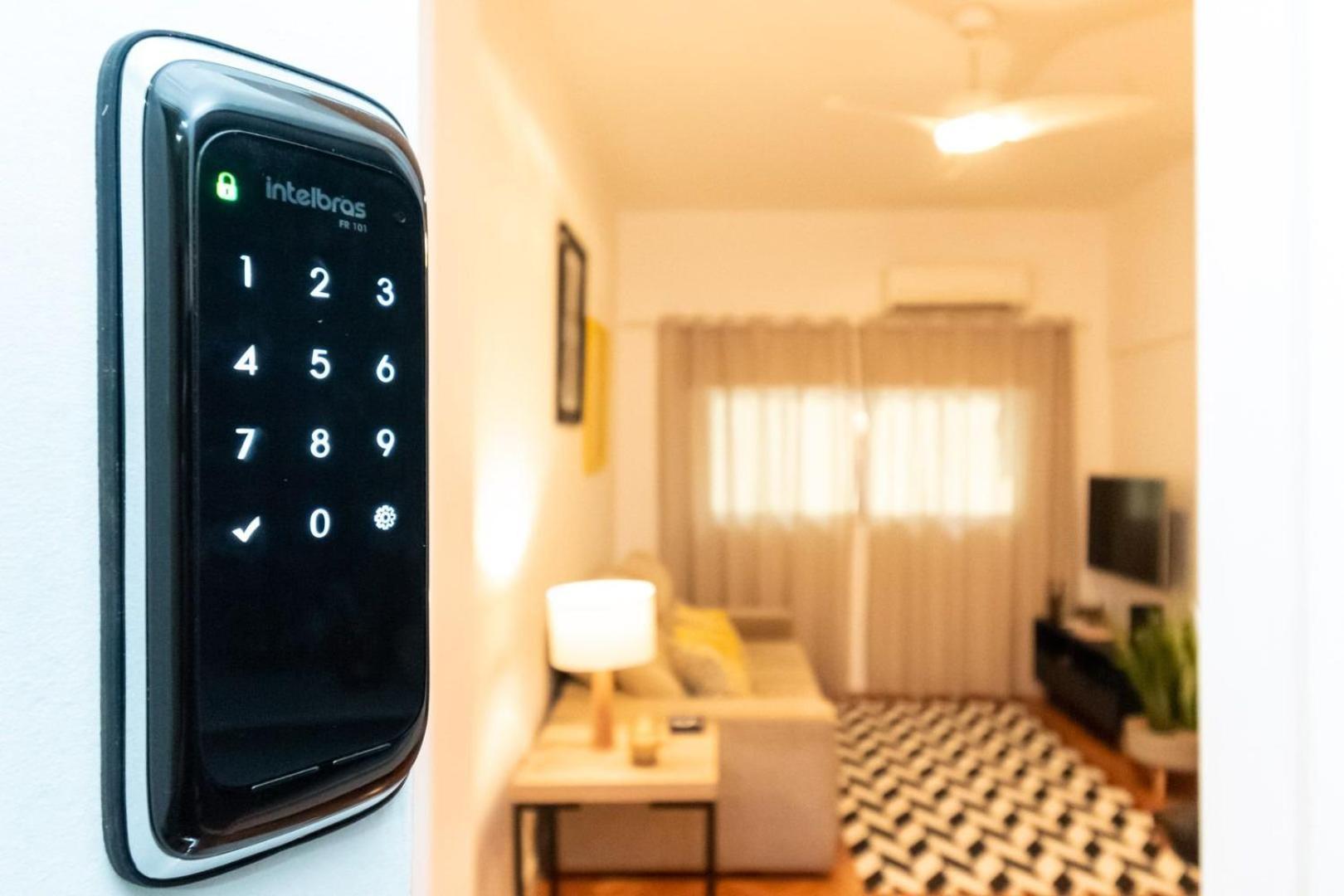 Omar do Rio - BT 207 Moderno 2 Quartos com Garagem, Internet 240mbps, Smart TV com WorkStation, 05 minutos andando da Praia de Ipanema e do Metrô Rio de Janeiro Exterior foto